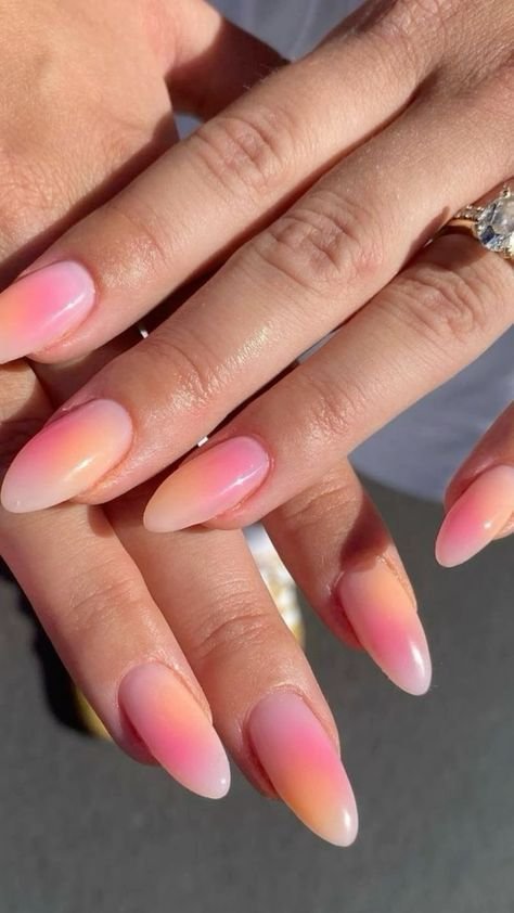 Simple spring nails for 2025